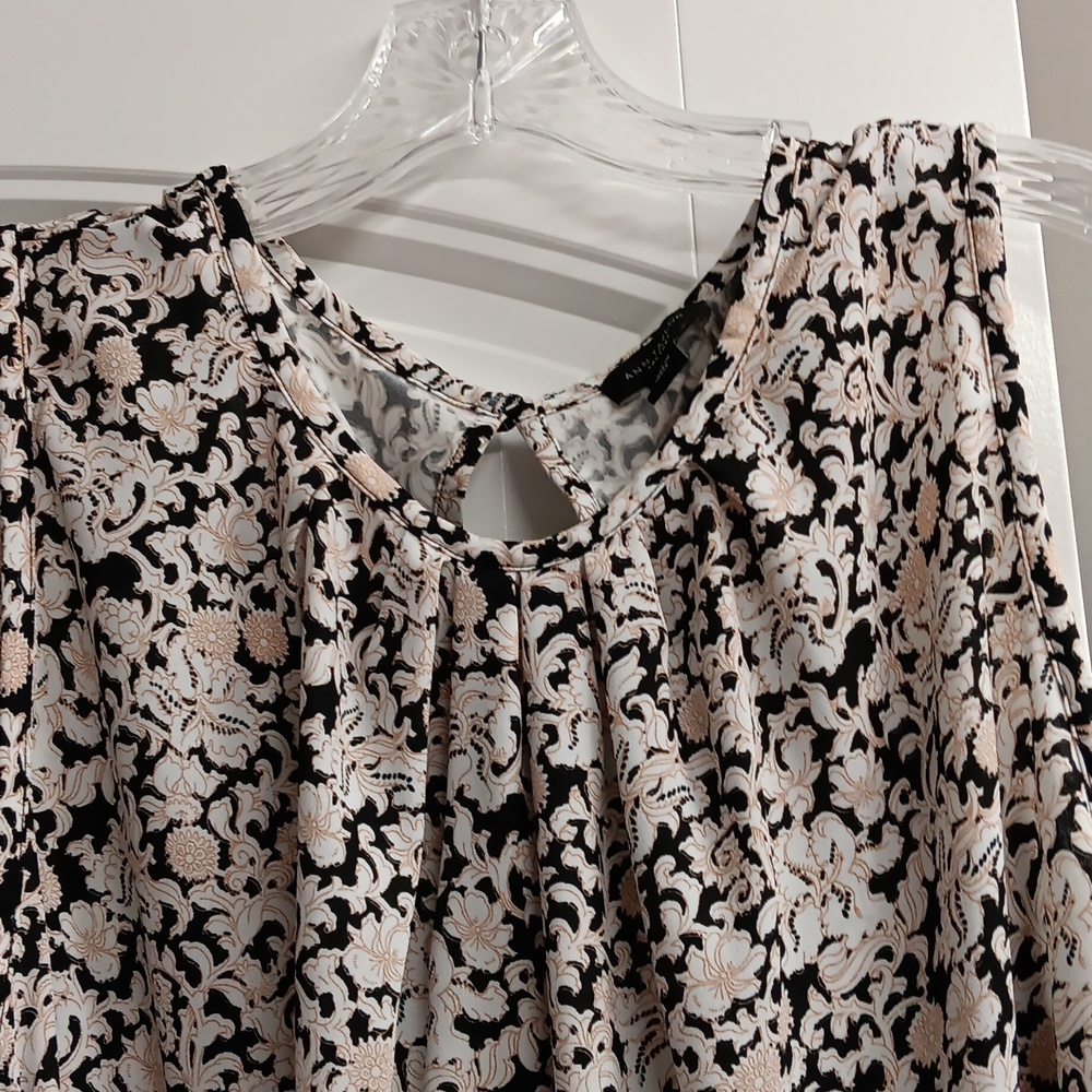 Top - Picture 2 of 7